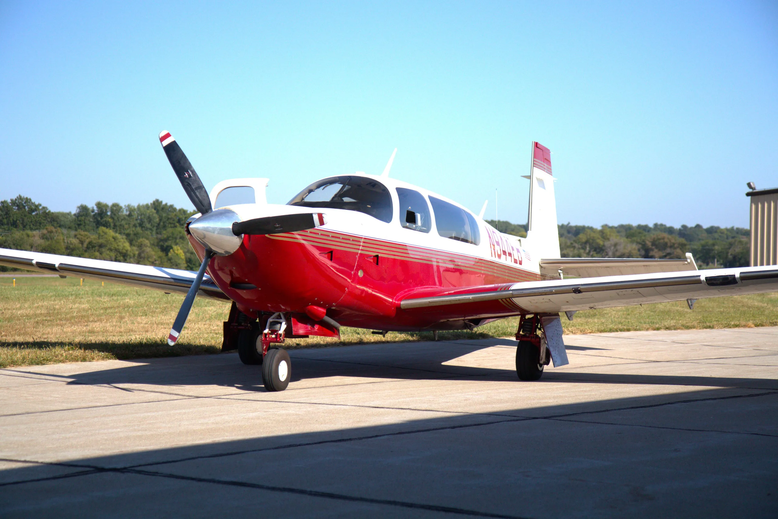 Exterior view of a 1997 Mooney M20R Ovation / Ovation 2.