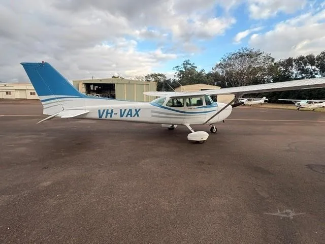 Exterior view of a 1981 CESSNA 172P SKYHAWK, VH-VAX.