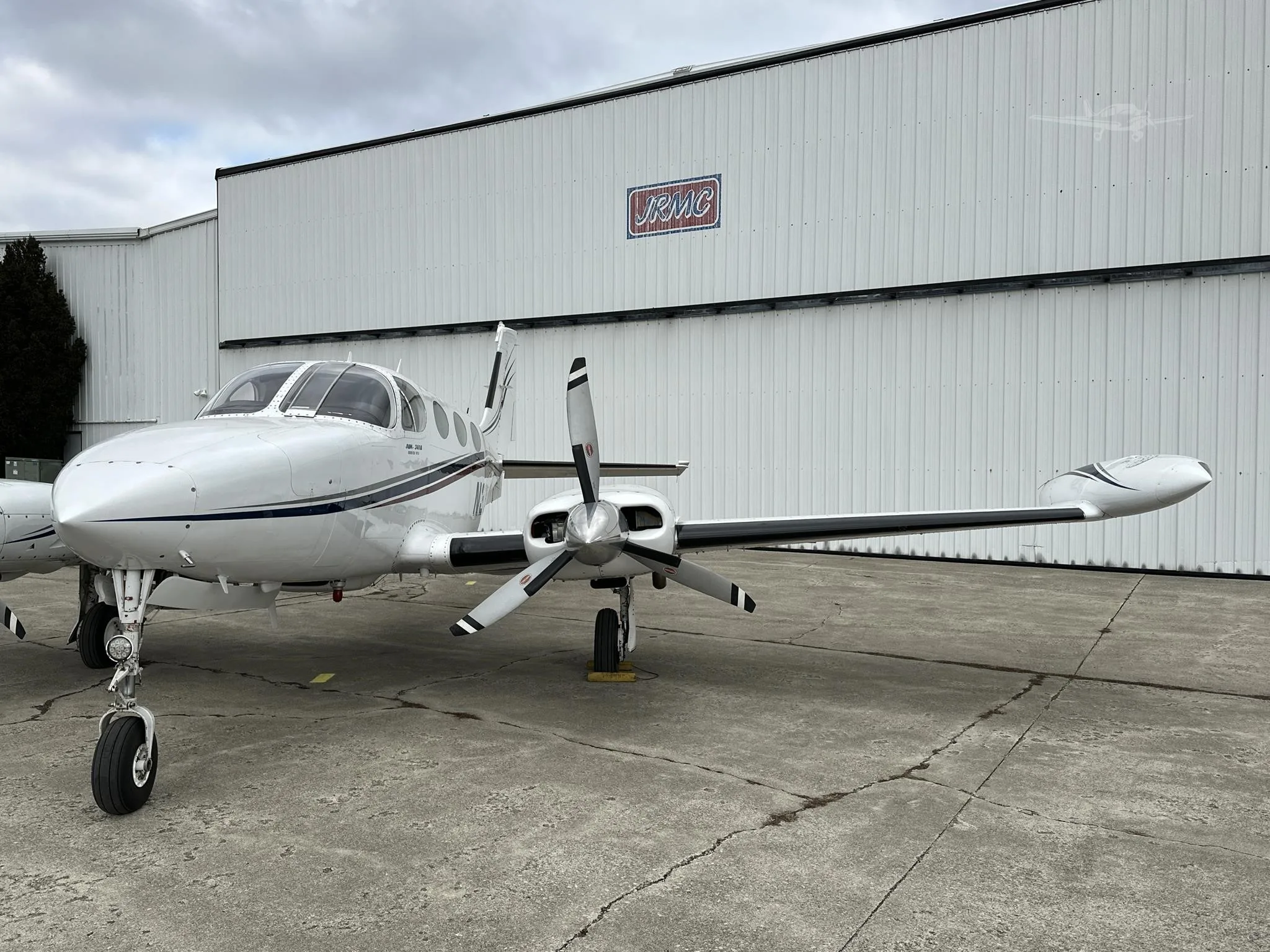 Exterior view of a 1981 CESSNA 340A, N341TV.