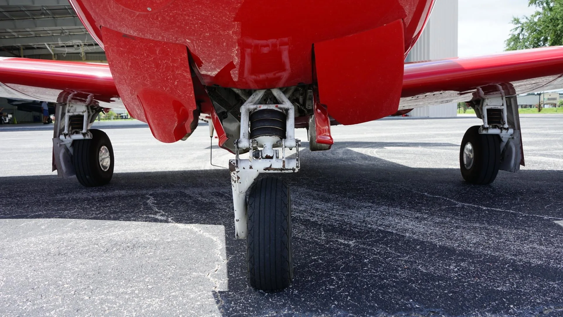 Exterior view of a 1978 MOONEY M20J 201, N33YZ.