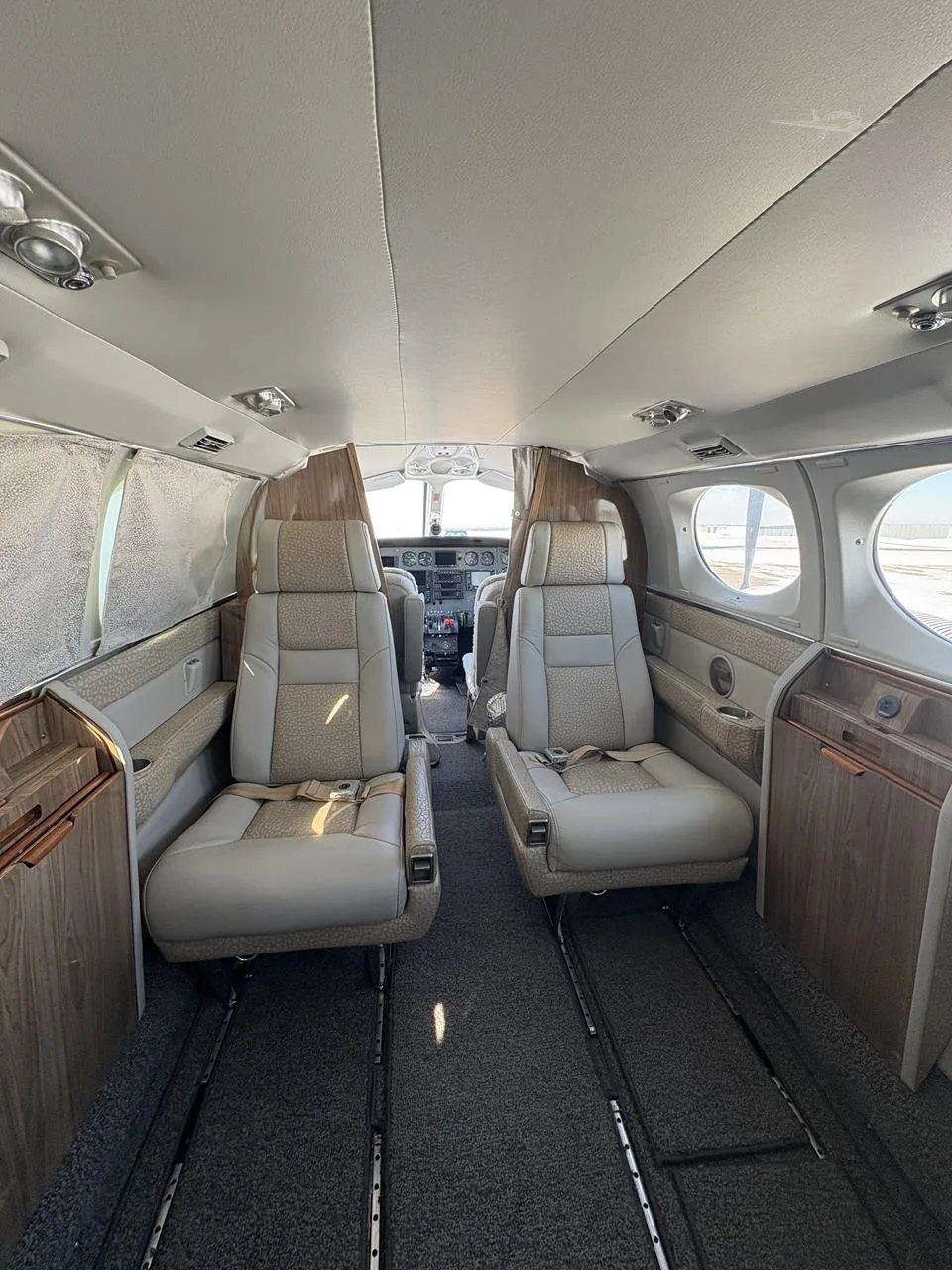 Cabin interior of a 1982 CESSNA 421C.