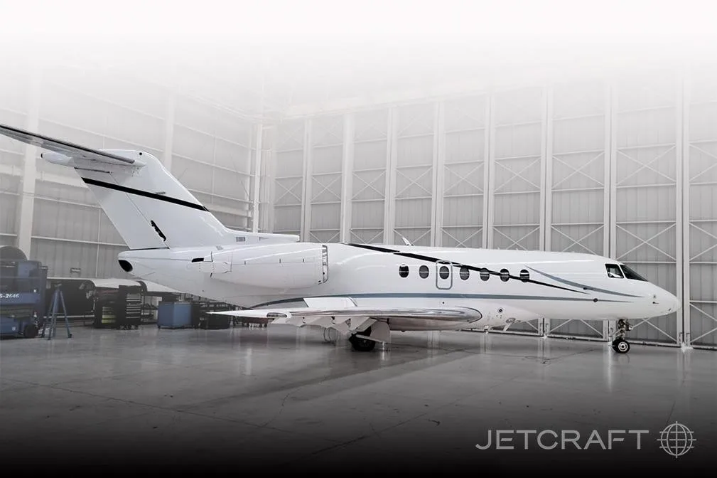 Exterior view of a 2013 HAWKER 4000.
