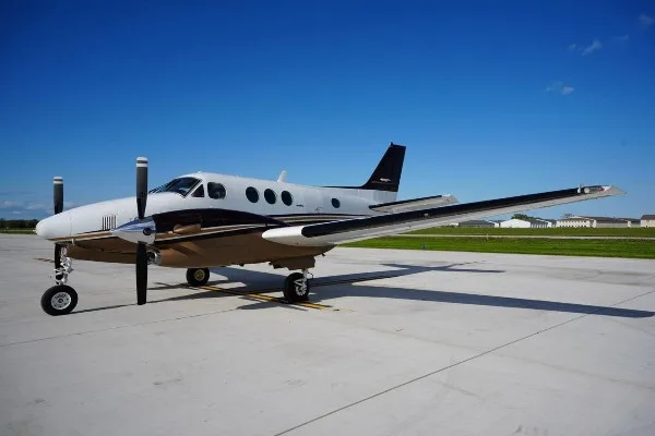 Exterior view of a 1990 Beech King Air C90A.