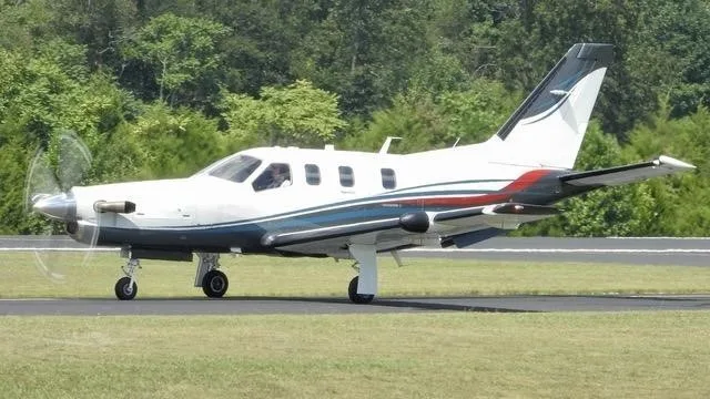 Exterior view of a 2011 DAHER TBM 850.
