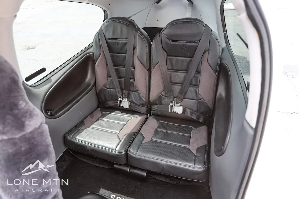 Cabin interior of a 2008 Cirrus.