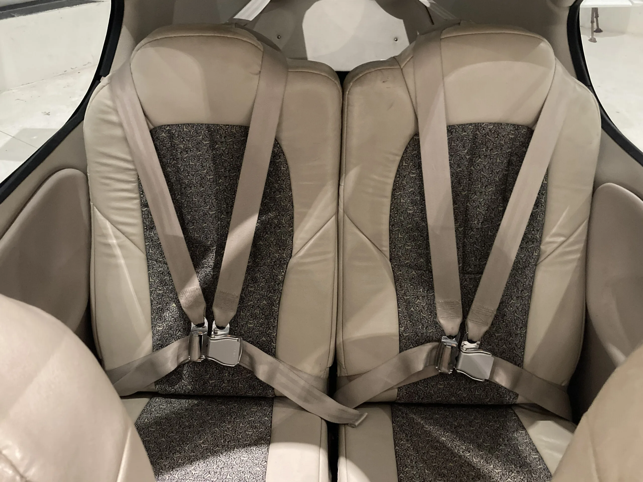 Cabin interior of a 2006 Cirrus SR20-G2.
