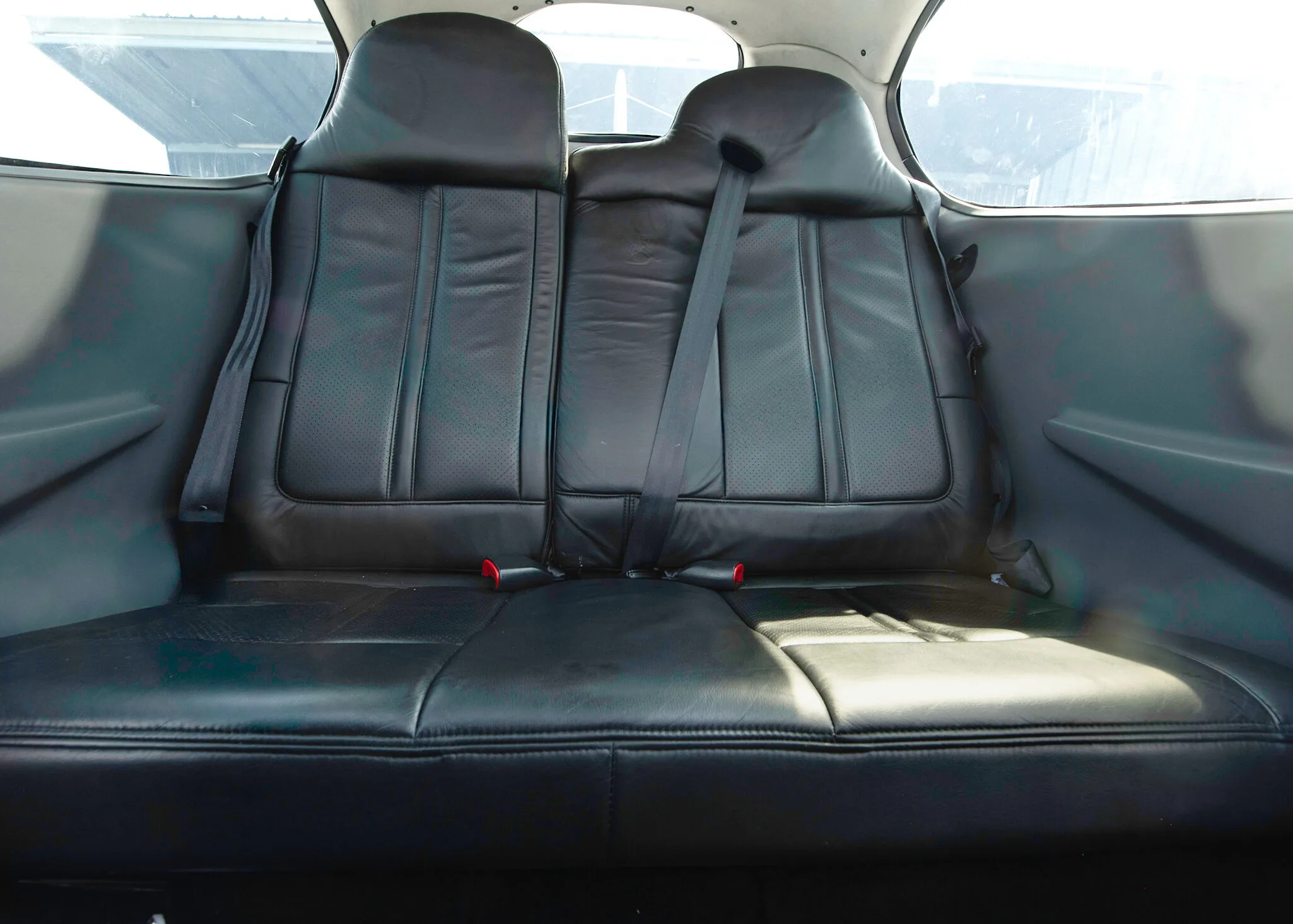 Cabin interior of a 2016 Cirrus SR22-G5.