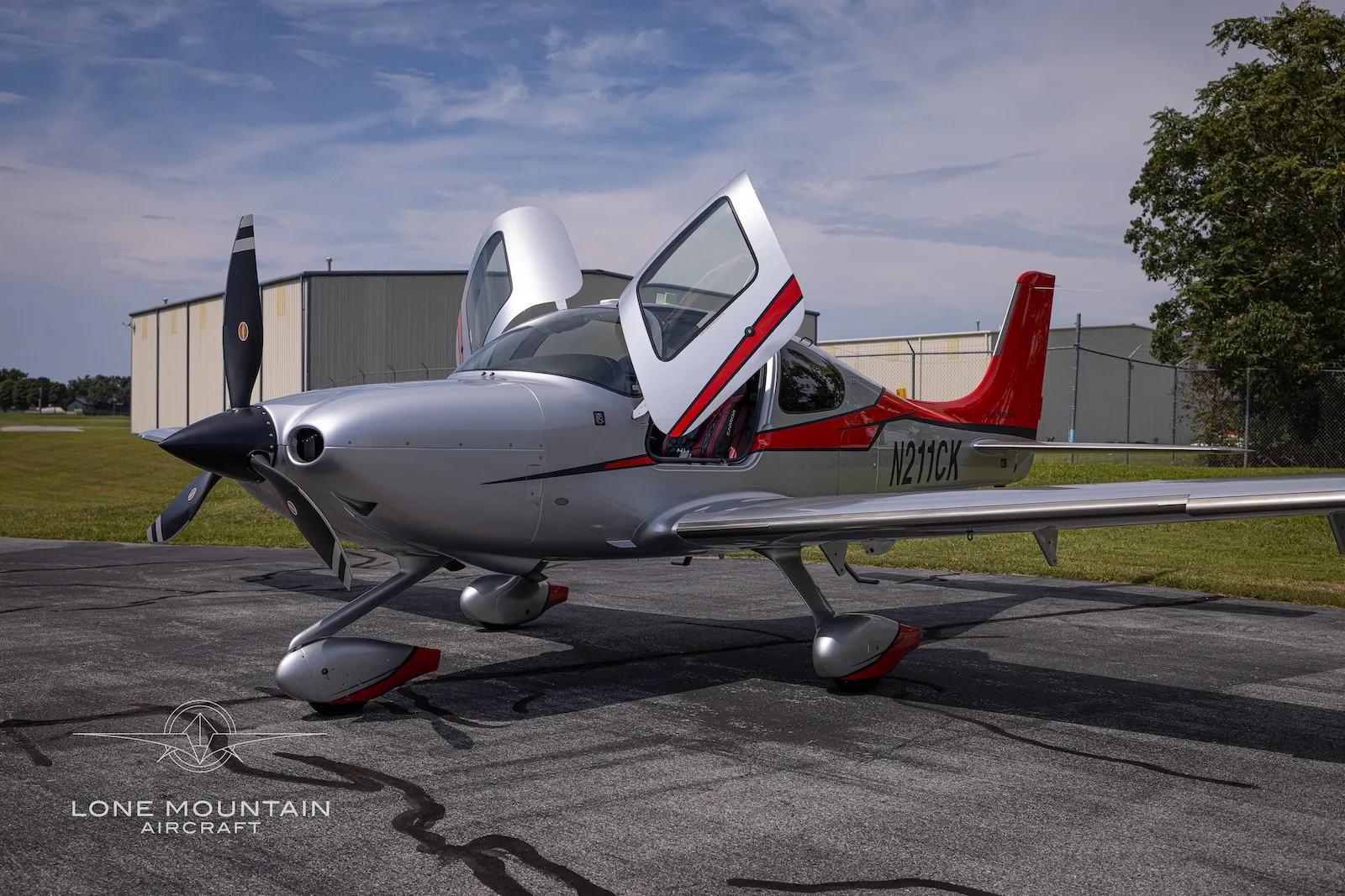 Cabin interior of a 2015 Cirrus SR22T G5 GTS.