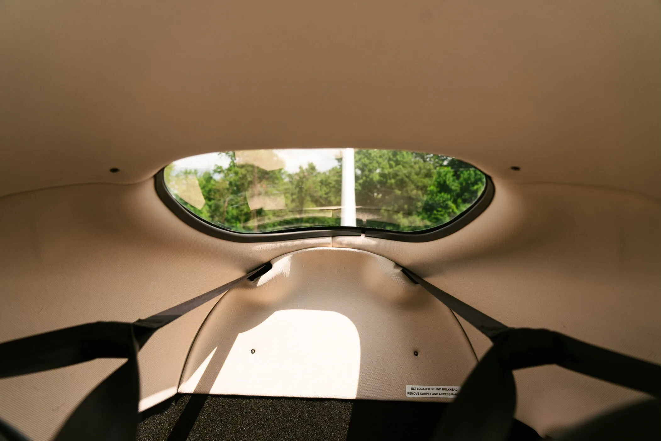 Cabin interior of a 2005 Cirrus SR22-G2.