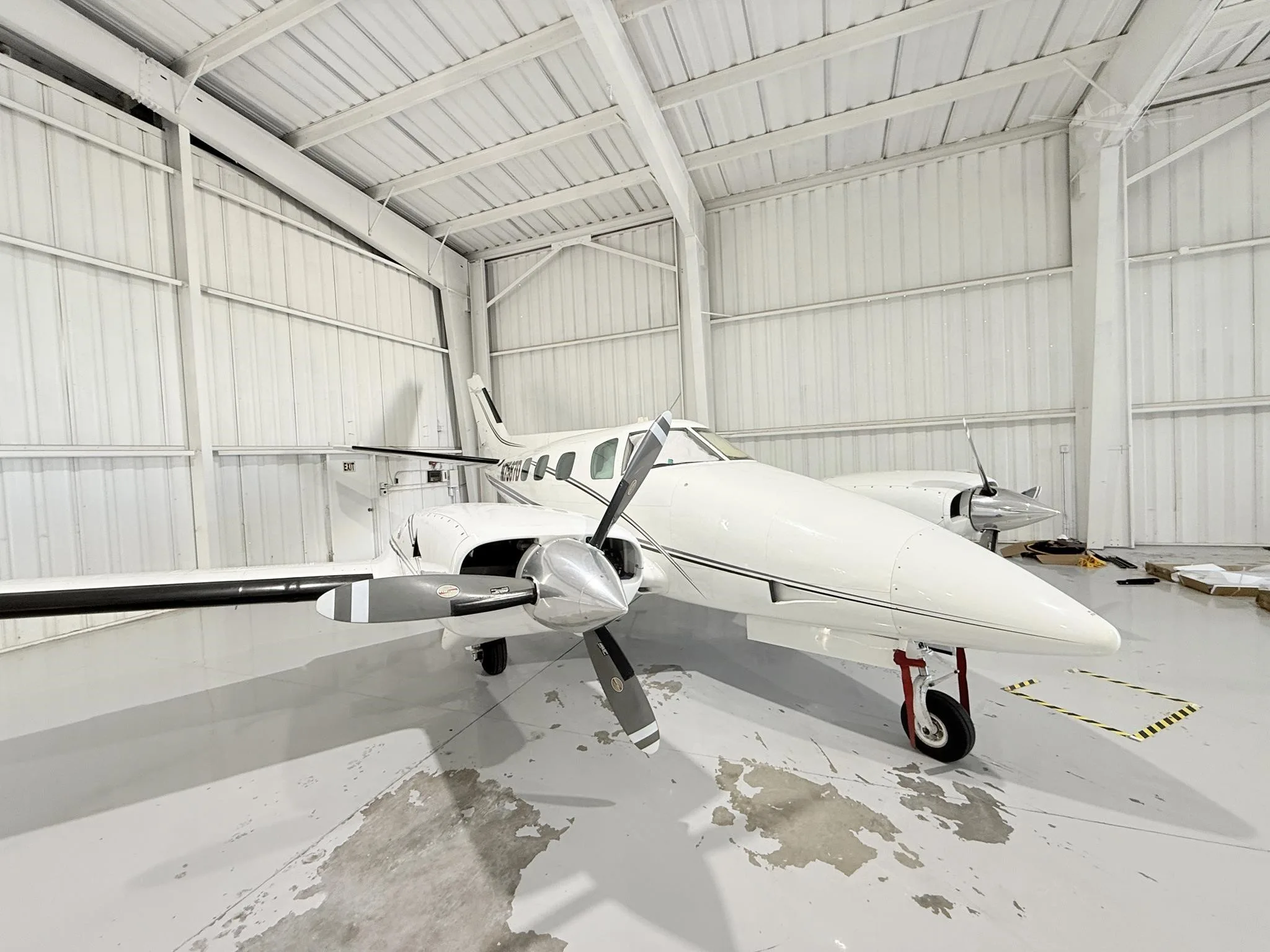 Exterior view of a 1971 BEECHCRAFT A60 DUKE, N7587D.