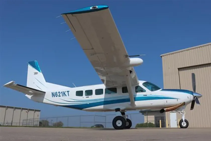 Exterior view of a 2021 Cessna 208 Caravan, N621KT.