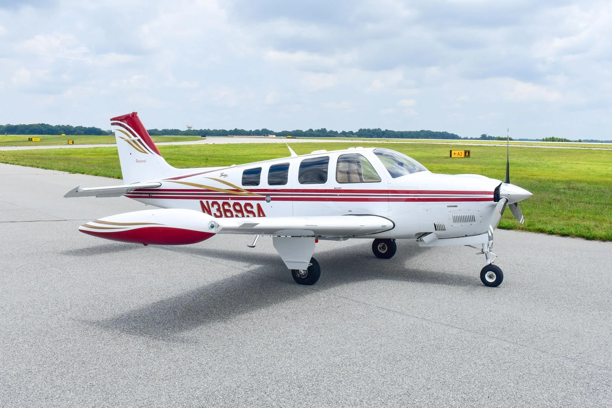 Exterior view of a 2001 BEECHCRAFT A36 BONANZA, N369SA.
