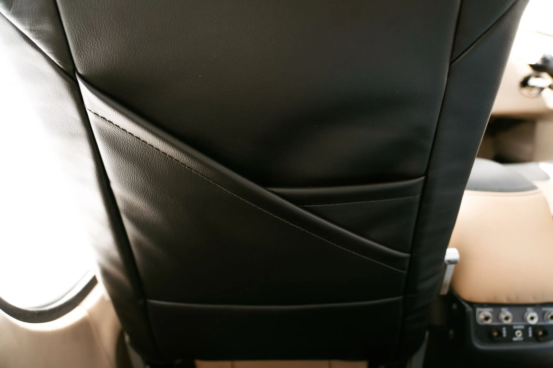 Cabin interior of a 2005 Cirrus SR22-G2.