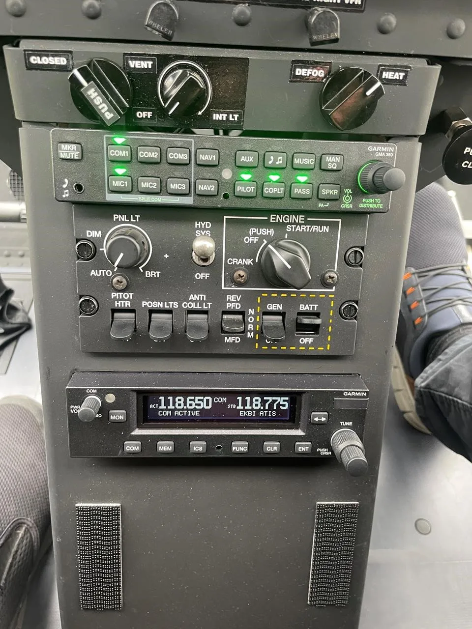 Avionics suite of a 2018 BELL 505 JET RANGER X.