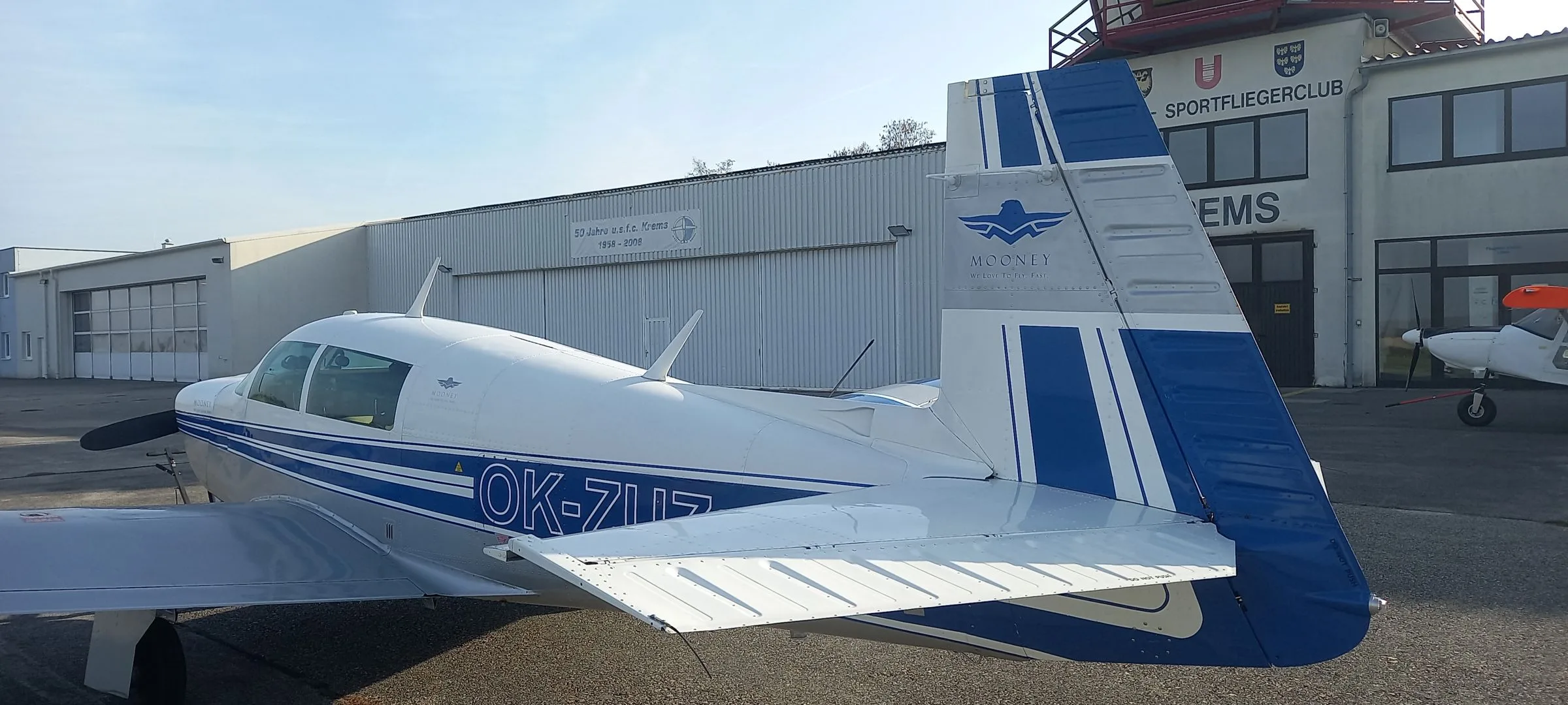 Exterior view of a 1979 Mooney M20J 201.