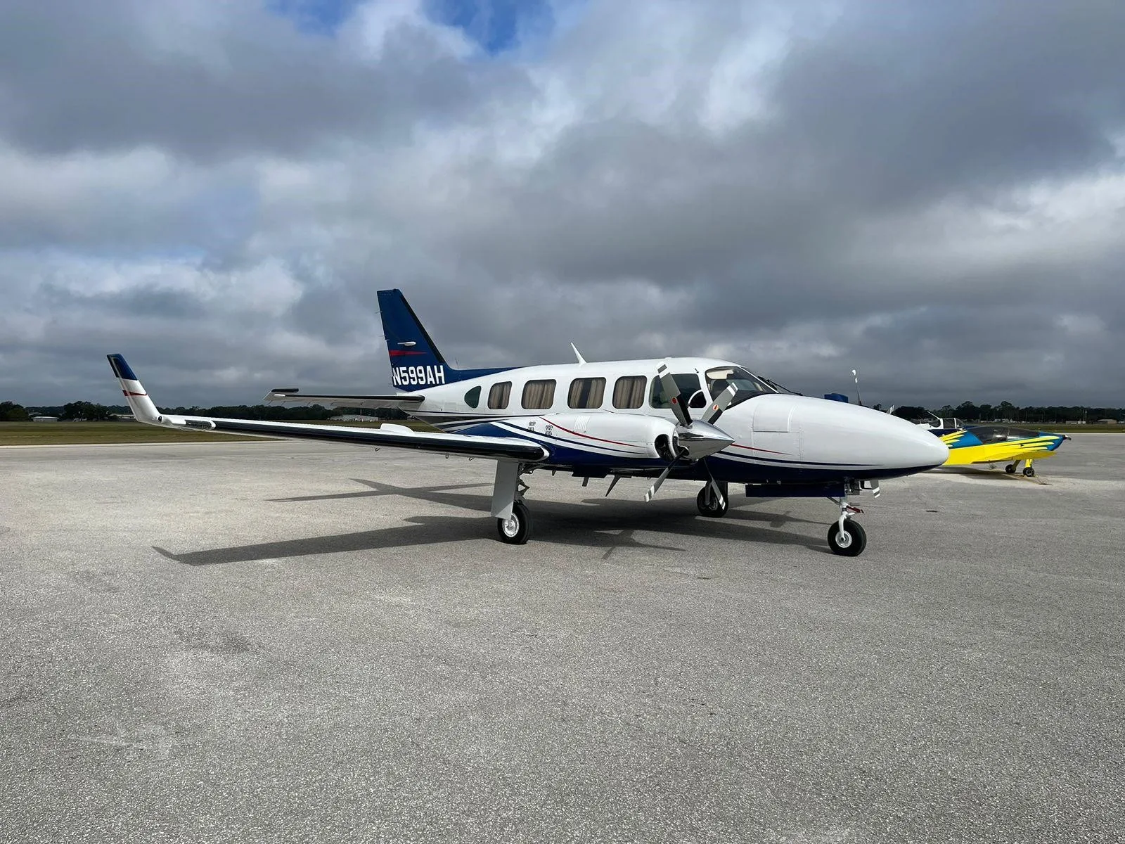 Exterior view of a 1984 PIPER NAVAJO CHIEFTAIN, N599AH.