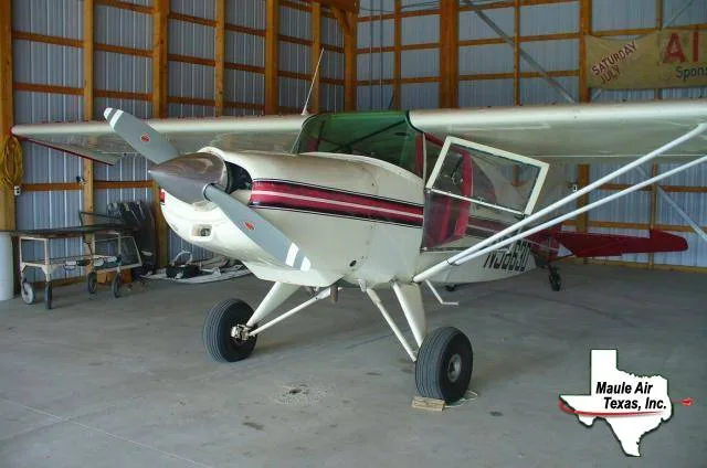 Exterior view of a Maule M-5-180C, N5663D.