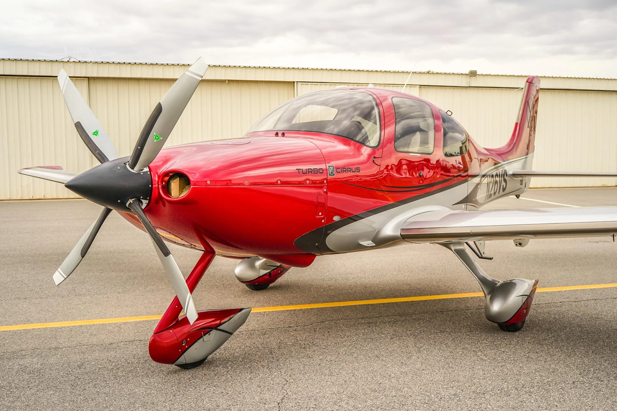 Exterior view of a 2009 CIRRUS SR22-G3 TURBO, N26VS.