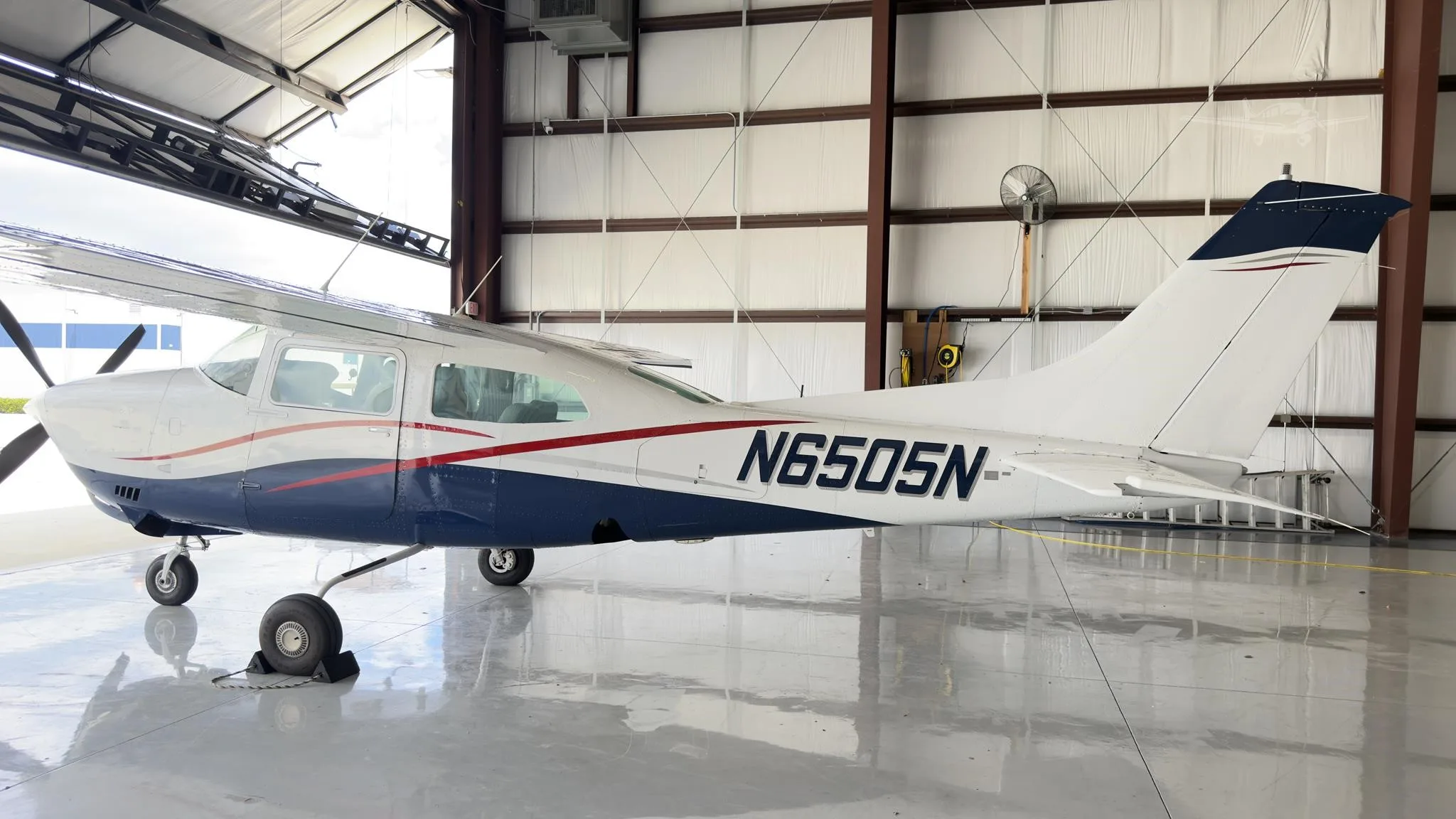 Exterior view of a 1979 CESSNA TURBO 210N, N6505N.