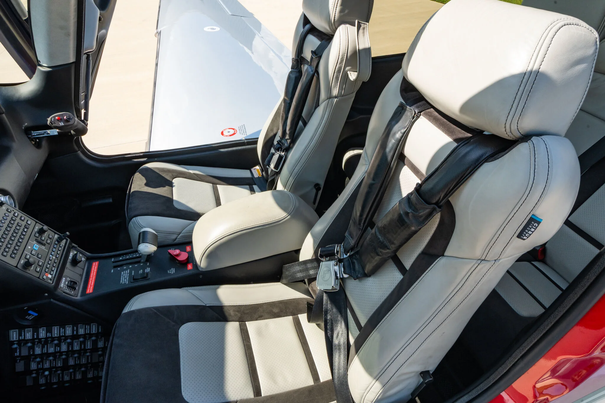 Cabin interior of a 2023 Cirrus SR22T-G6.