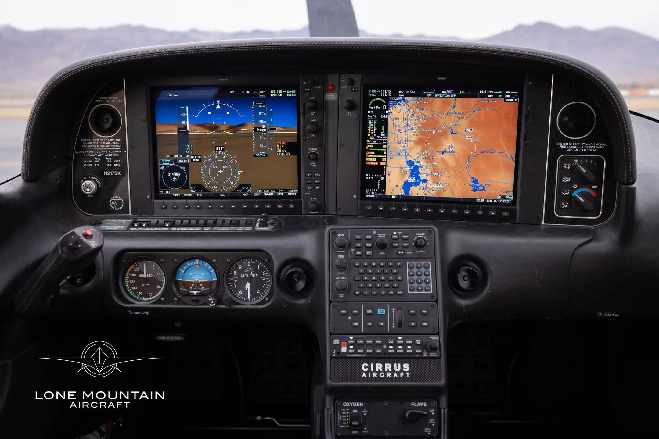 Avionics suite of a 2014 Cirrus SR22-G5 Turbo.