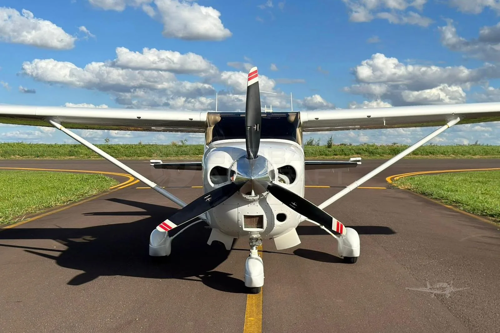 Exterior view of a 2022 CESSNA TURBO 206H STATIONAIR HD, PS-MIM.