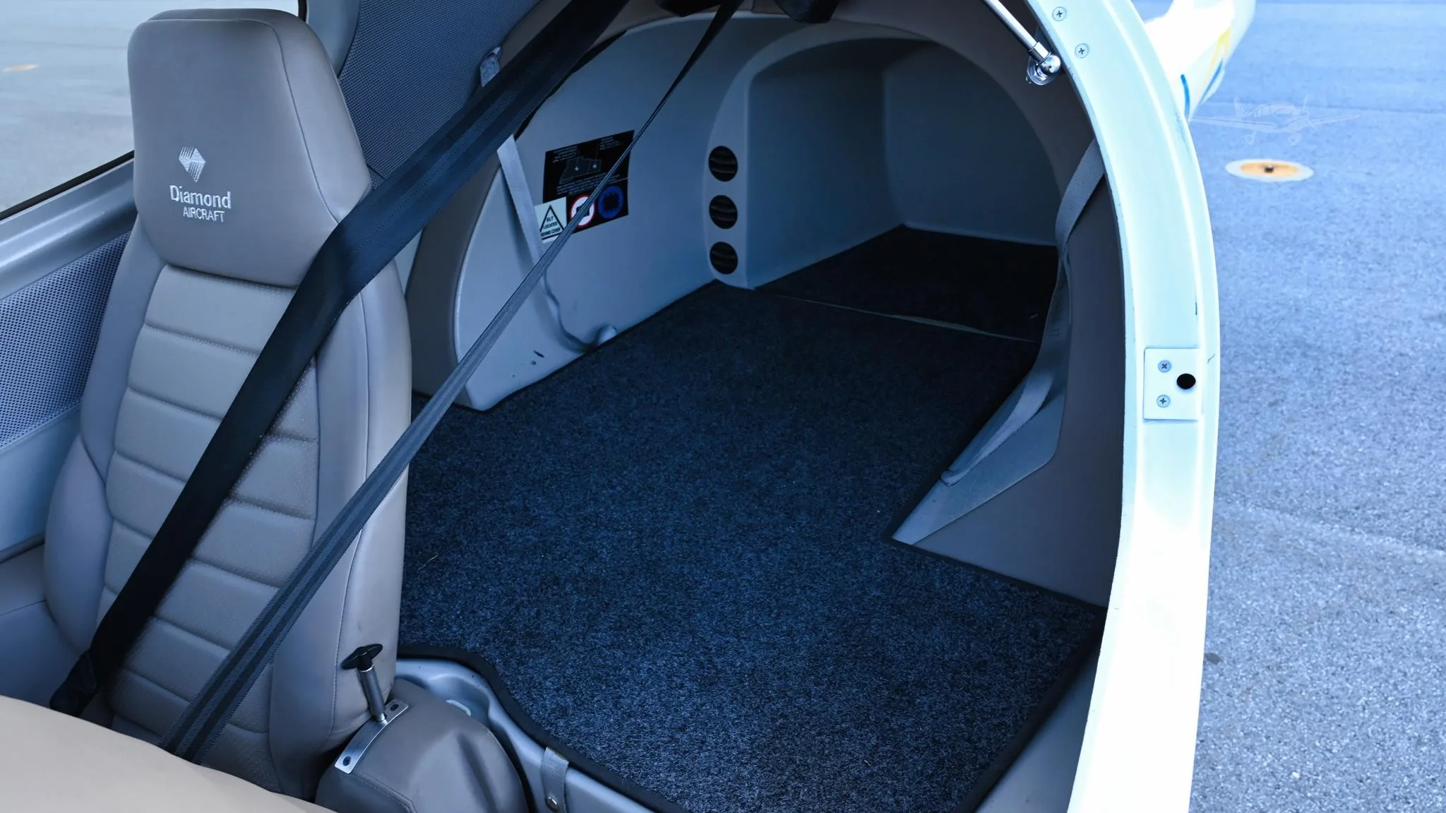 Cabin interior of a 2020 DIAMOND DA40 NG.