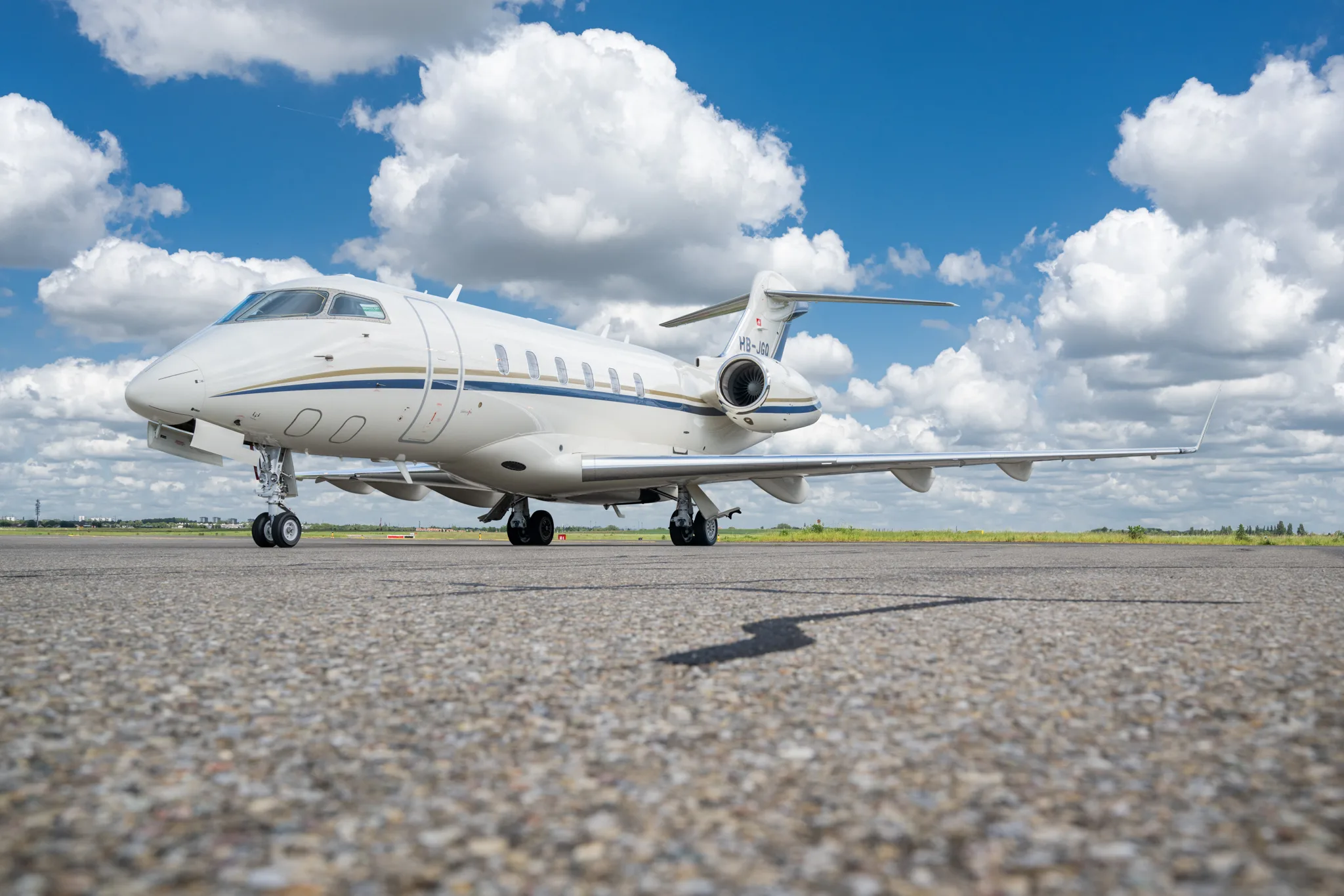 Exterior view of a 2008 Bombardier Challenger 300, HB-JGQ.