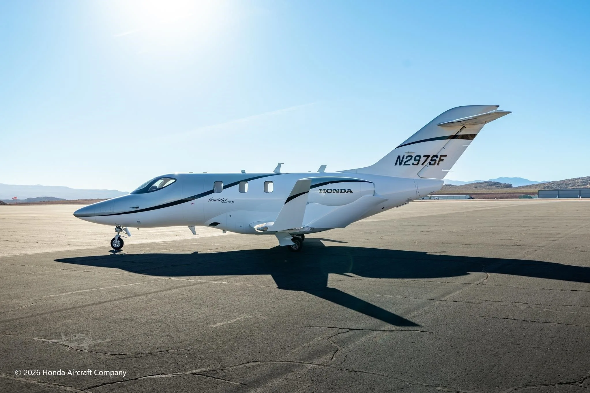 Exterior view of a 2019 HONDA JET ELITE S, N297SF.