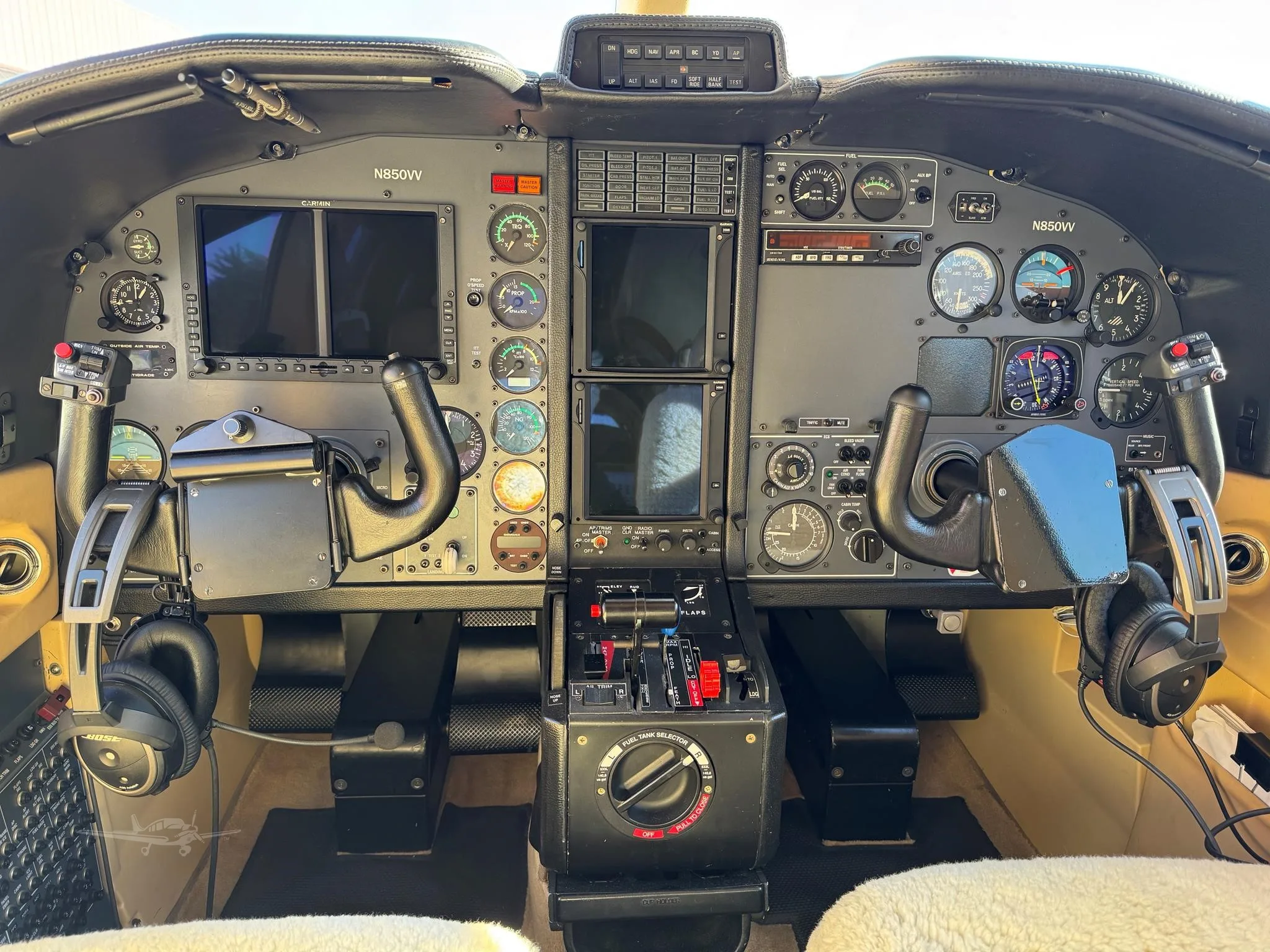 Cockpit and instrument panel of a 2000 DAHER TBM 700B.