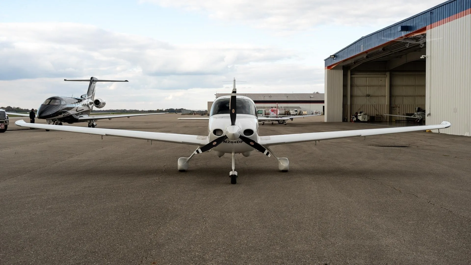 Exterior view of a 2022 CIRRUS SR20-G6, N284DP.