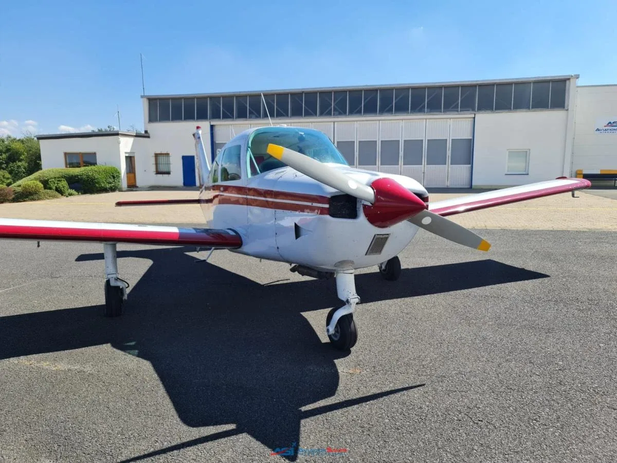 Exterior view of a Beech Piston C23 Sundowner, D-EPPR.