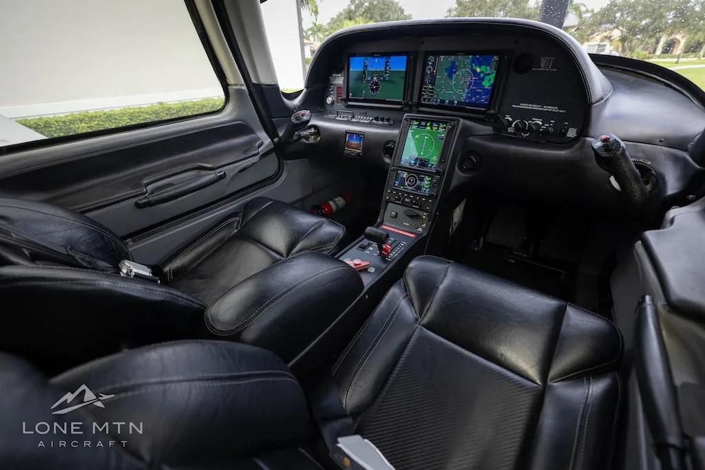 Cabin interior of a 2004 Cirrus SR22 G2 GTS.