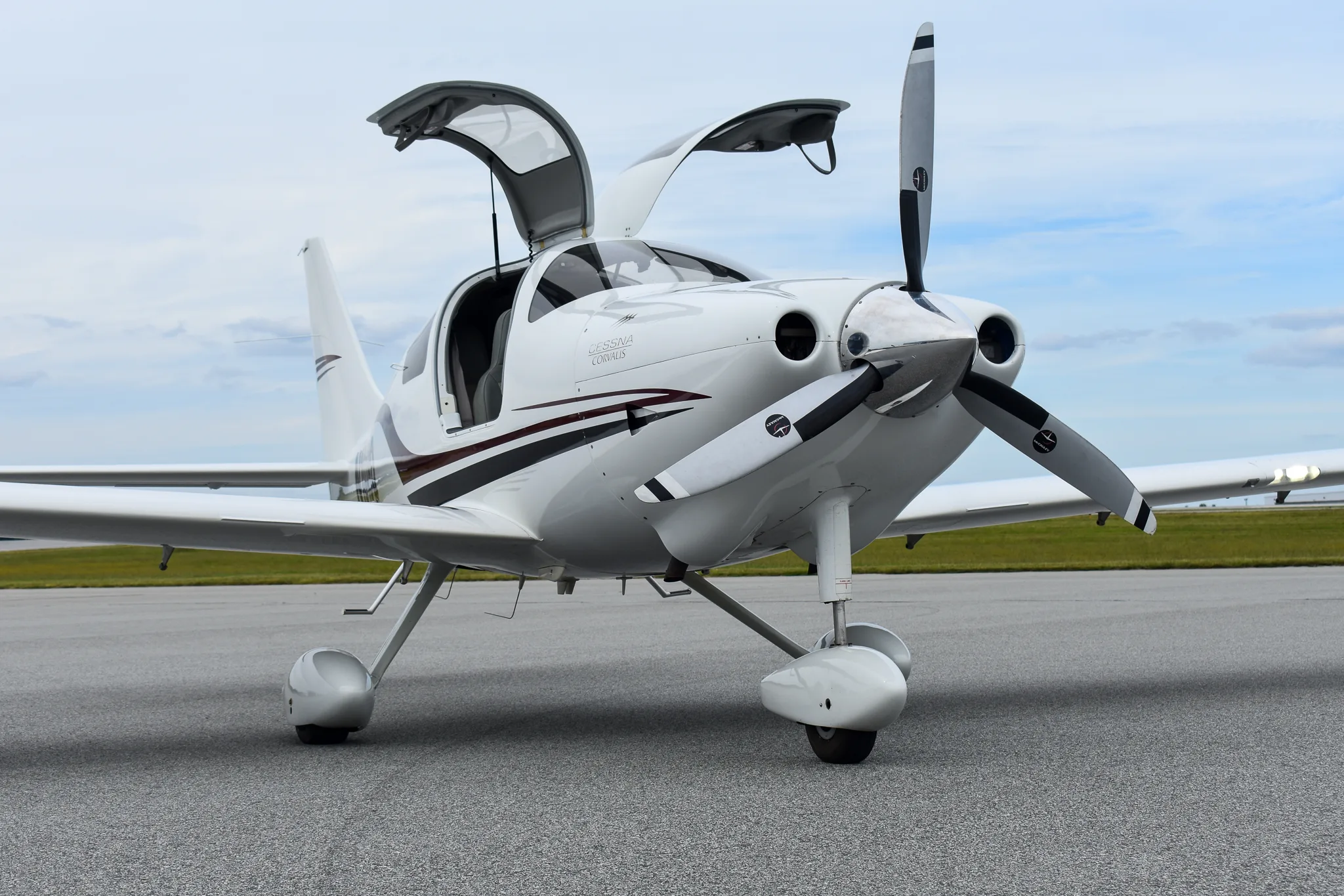 Marketing image of a 2009 Cessna 350.