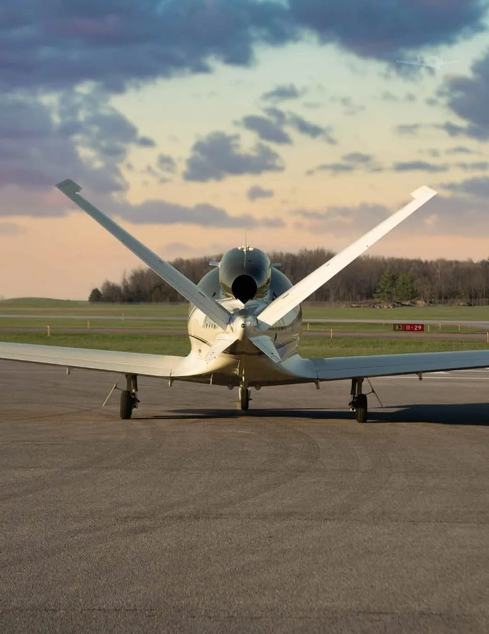 Exterior view of a 2019 CIRRUS VISION SF50, N865EK.