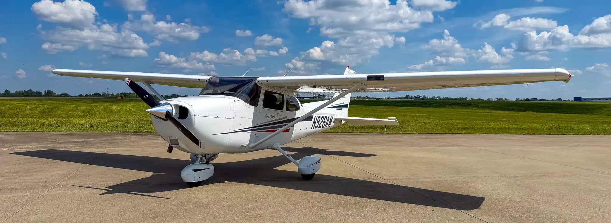 Exterior view of a 2001 Cessna 182T Skylane, N3500F.