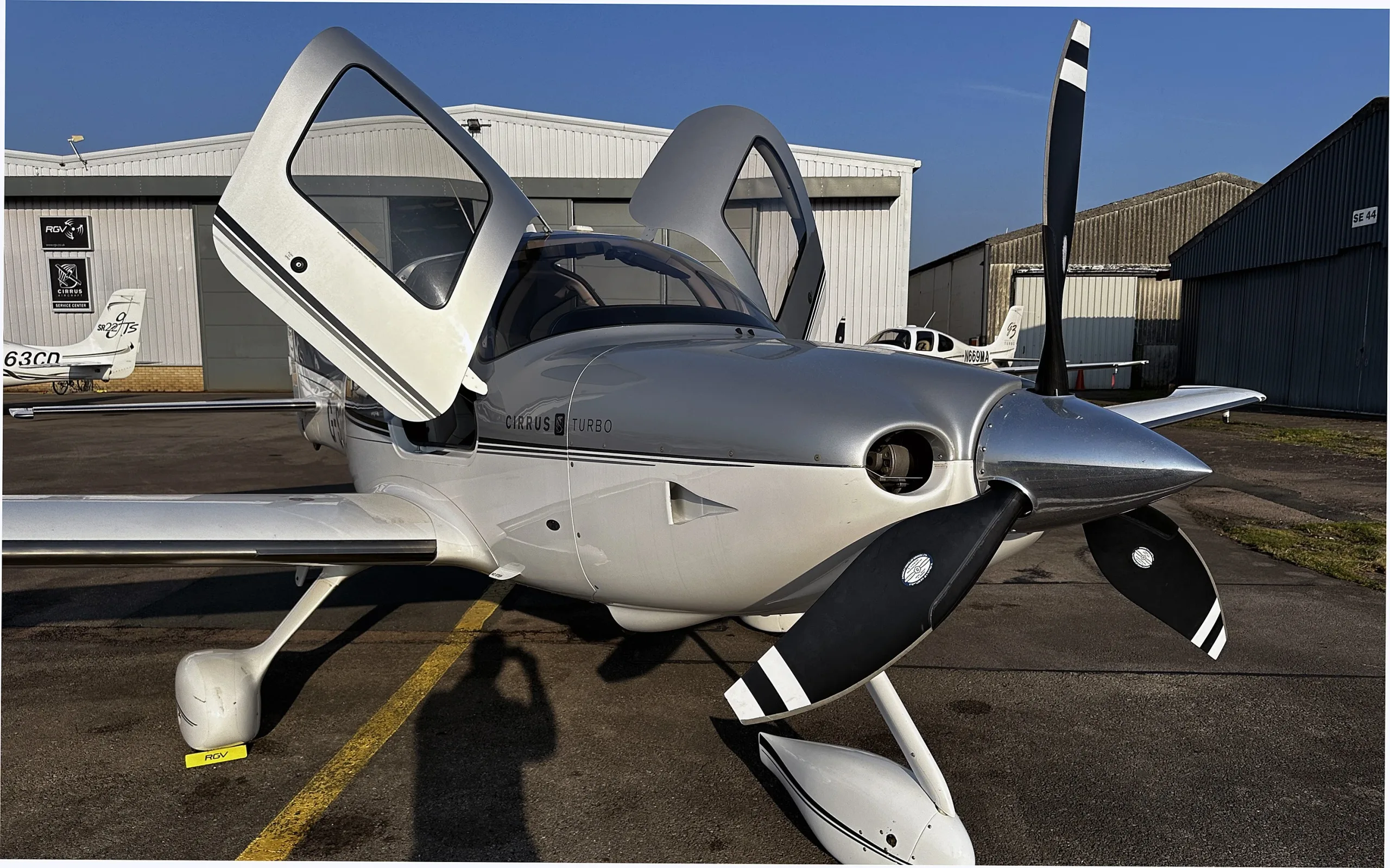 Exterior view of a 2010 Cirrus SR22 G3 Turbo GTS.