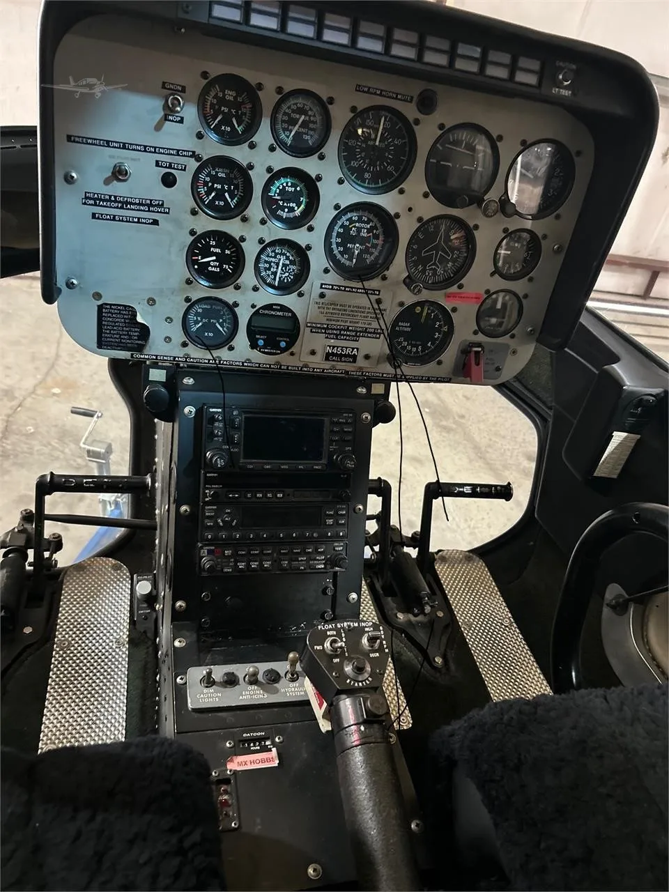 Cockpit and instrument panel of a 1981 BELL 206B III.