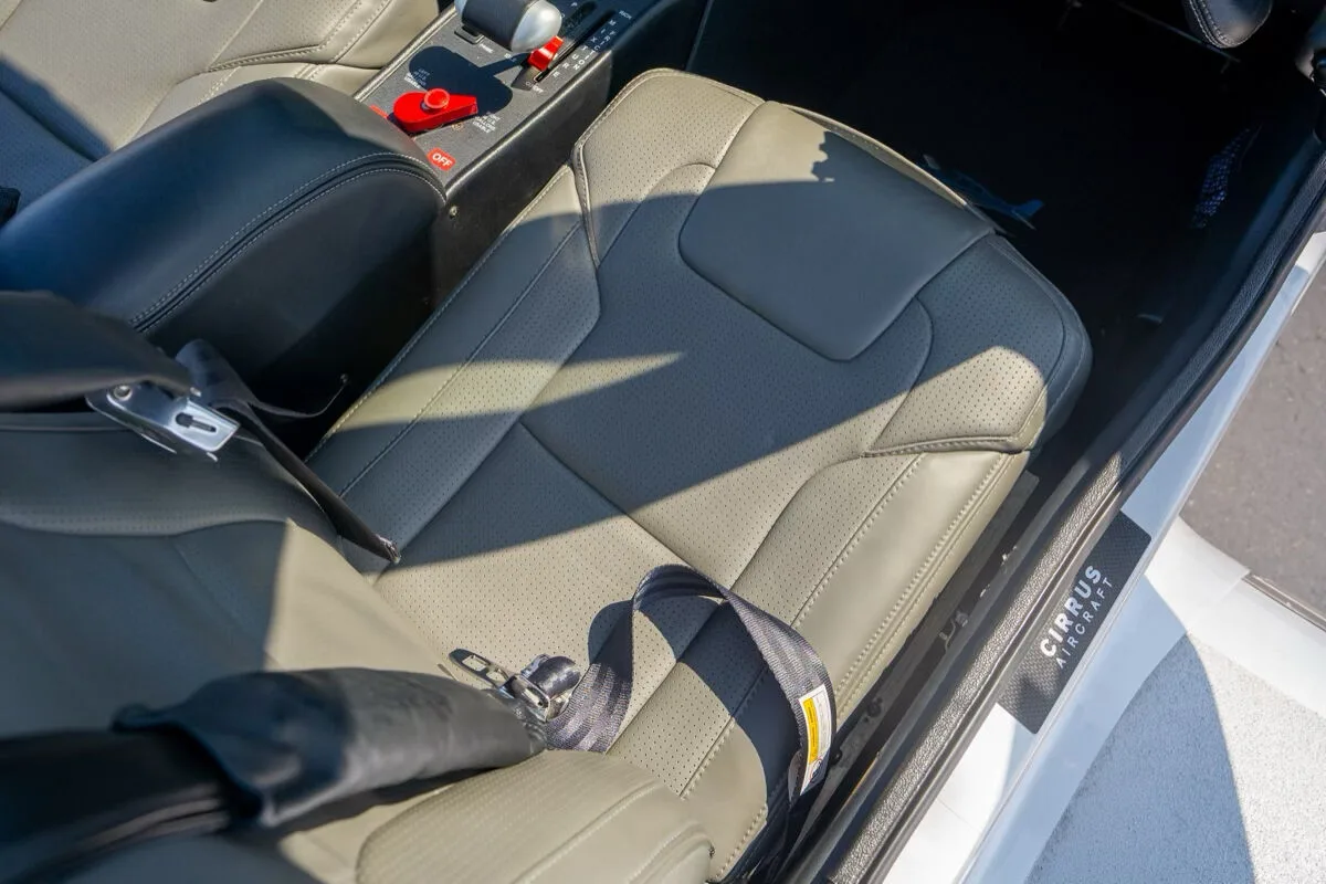 Cabin interior of a 2017 Cirrus SR22-G6 GTS.