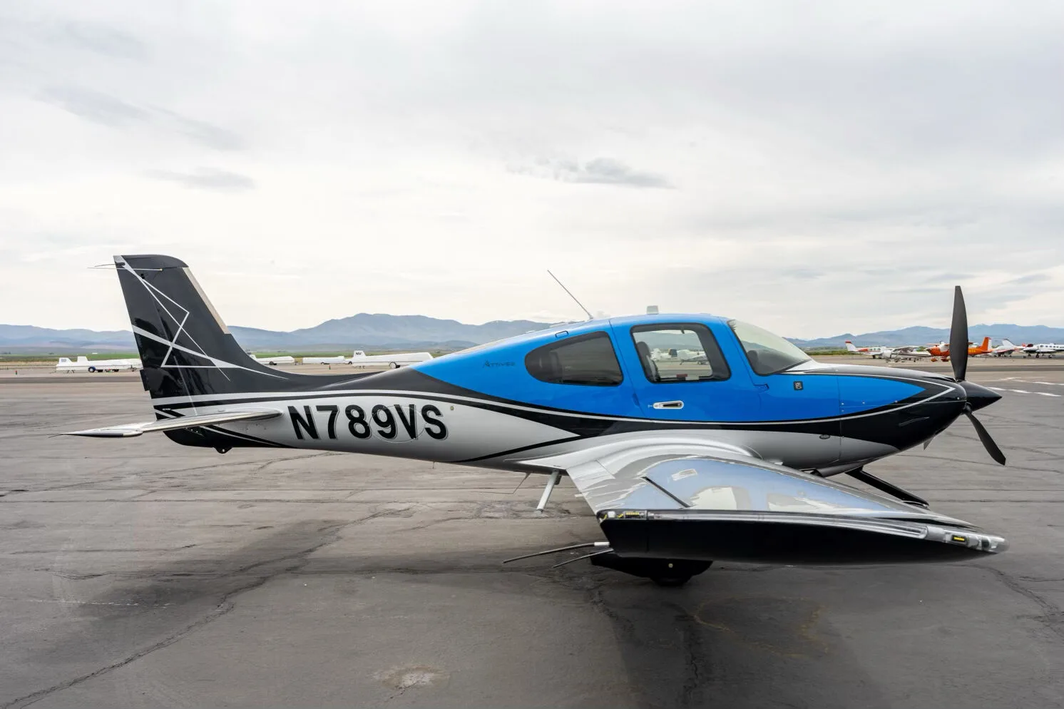 Exterior view of a 2020 Cirrus SR22-G6 TURBO, N789VS.