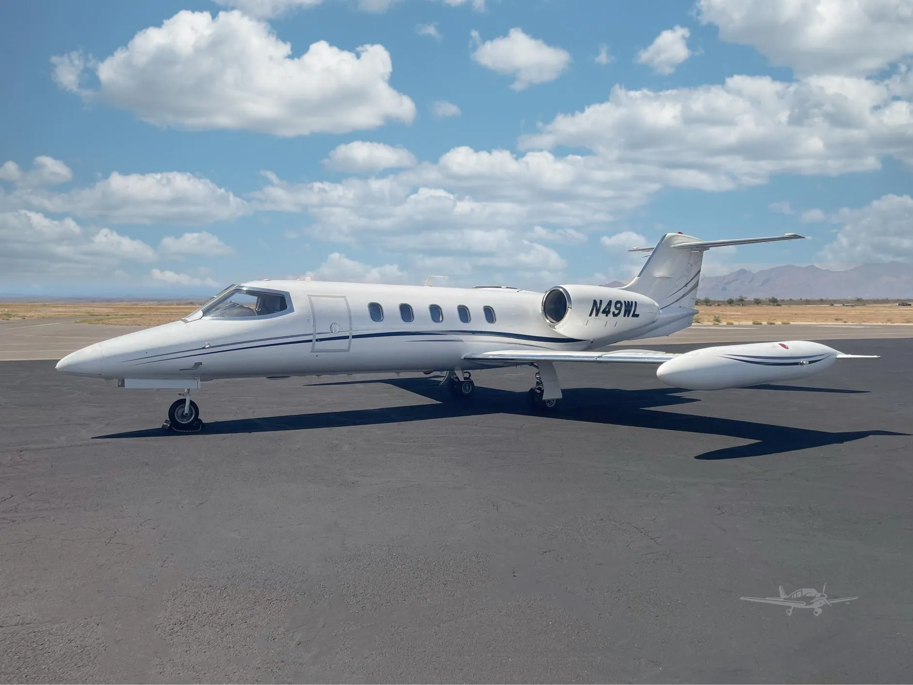 Exterior view of a 1982 LEARJET 35A, N49WL.