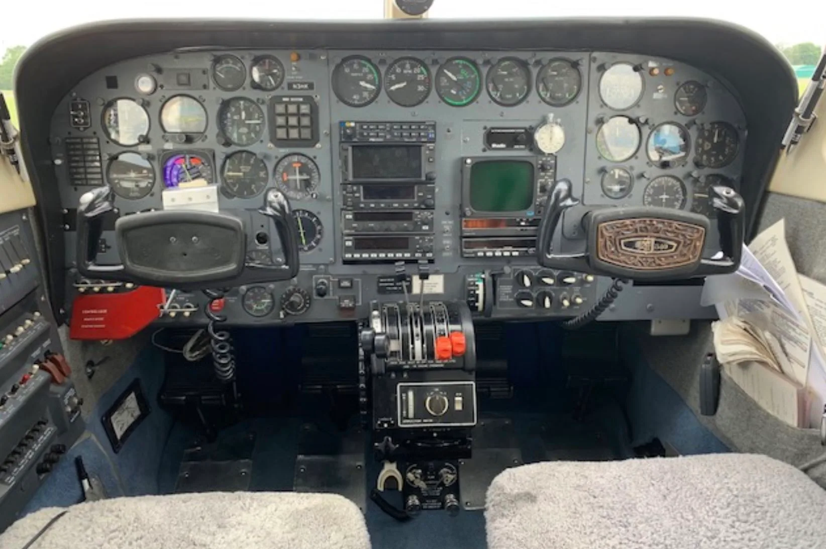 Cockpit and instrument panel of a 1975 Cessna 340.