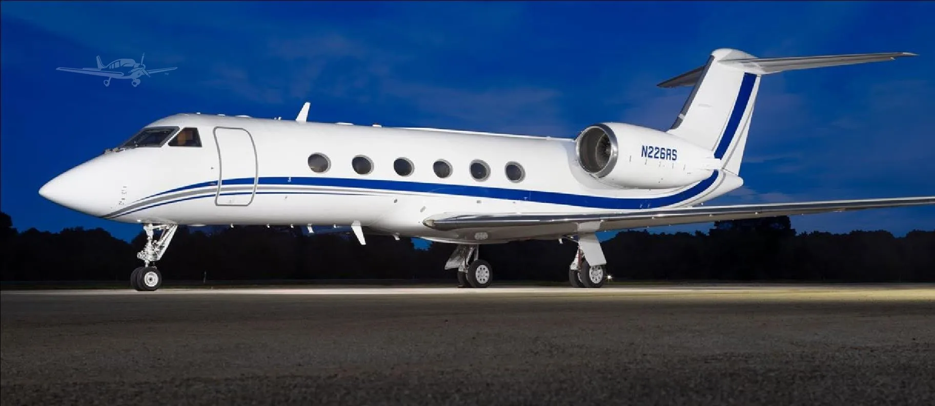 Exterior view of a 2002 GULFSTREAM GIVSP, N226RS.
