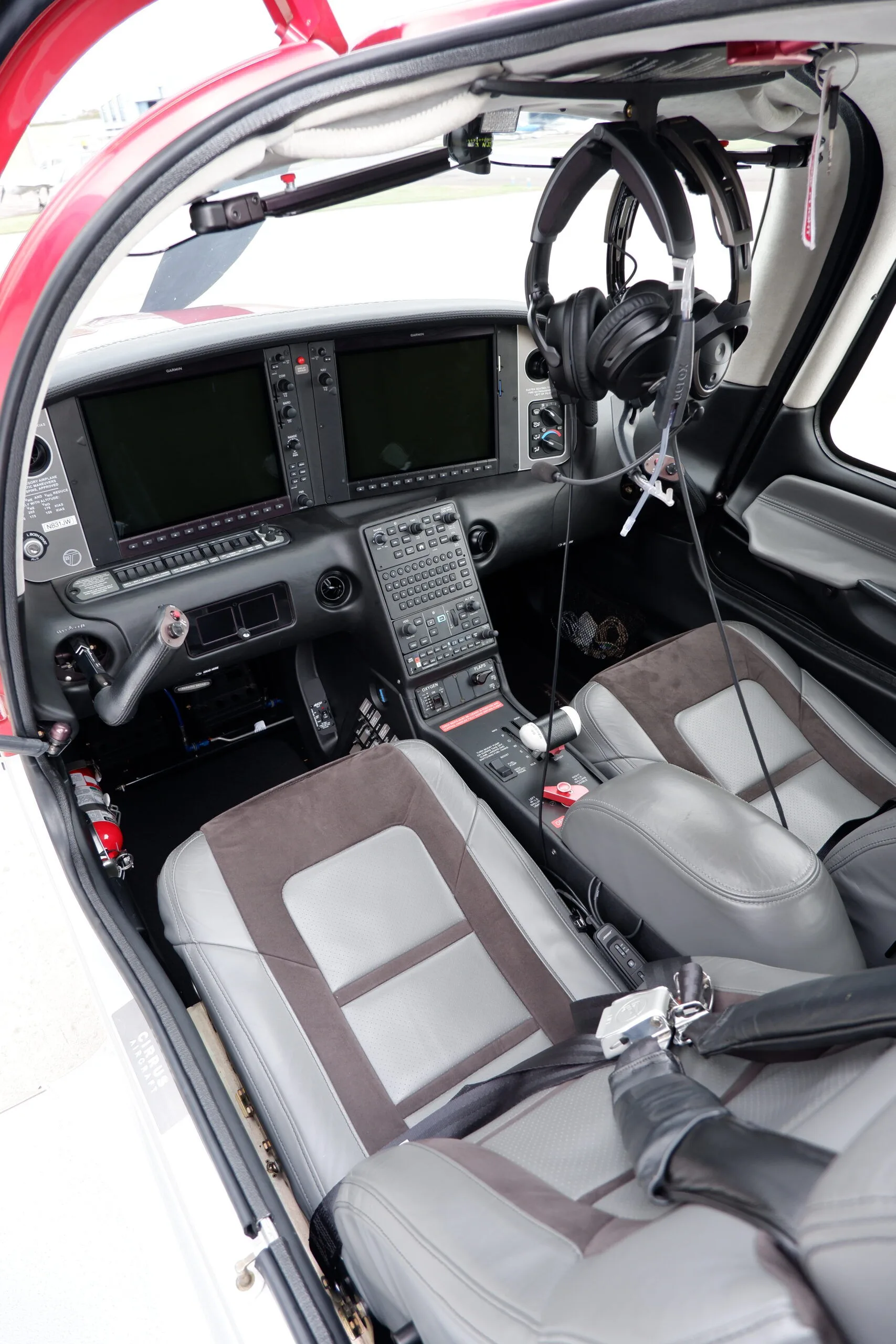 Cabin interior of a Cirrus.