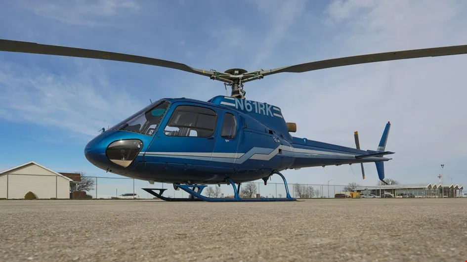 Exterior view of a 1998 Eurocopter AS350BA, N61RK.