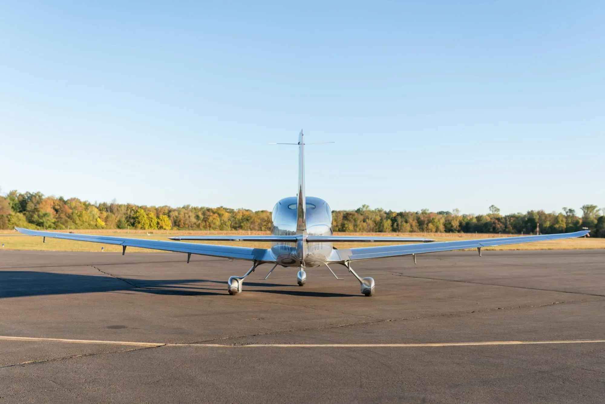 Exterior view of a 2019 Cirrus SR22 G6.