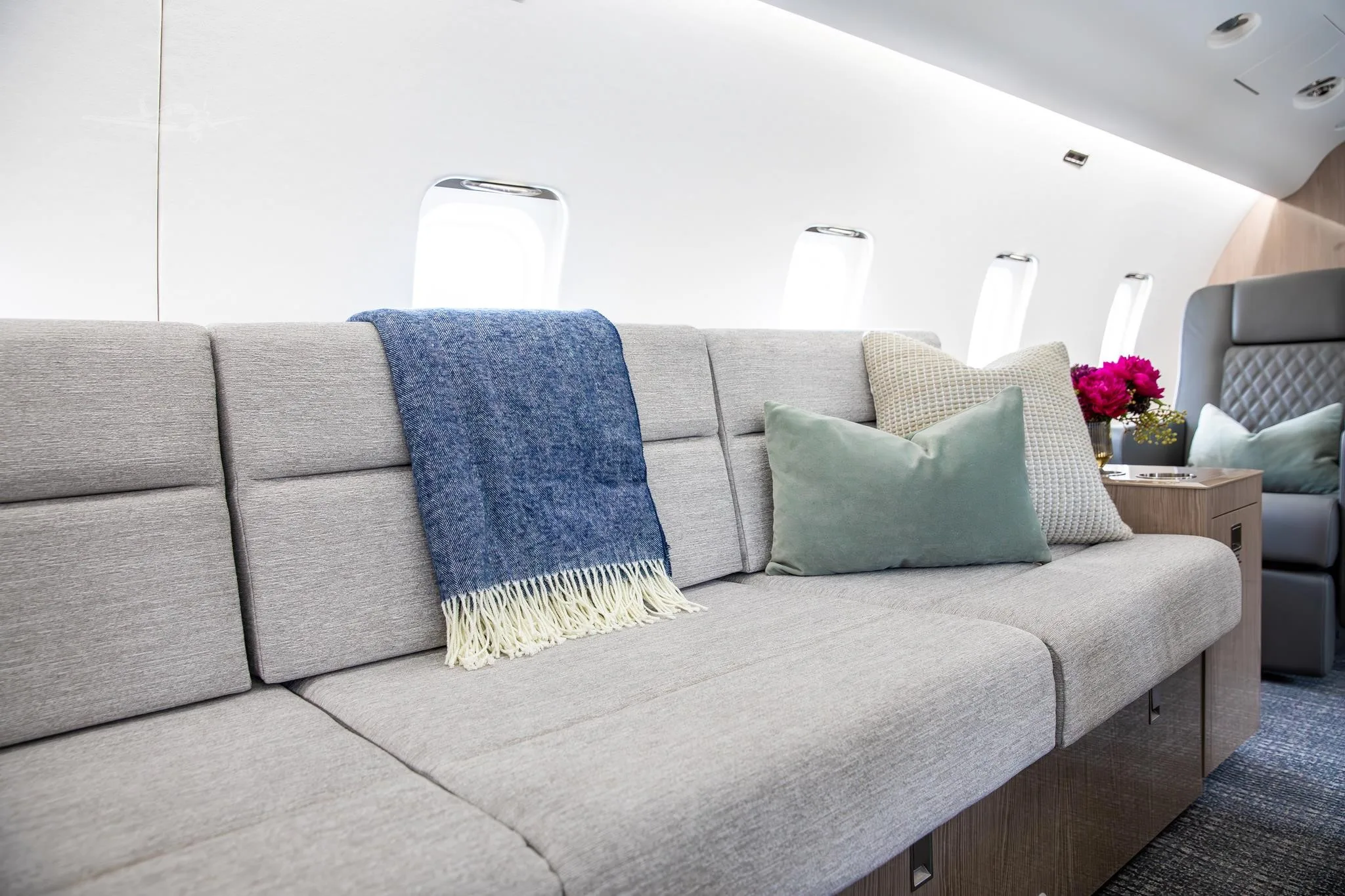 Cabin interior of a 2004 BOMBARDIER CHALLENGER 850.