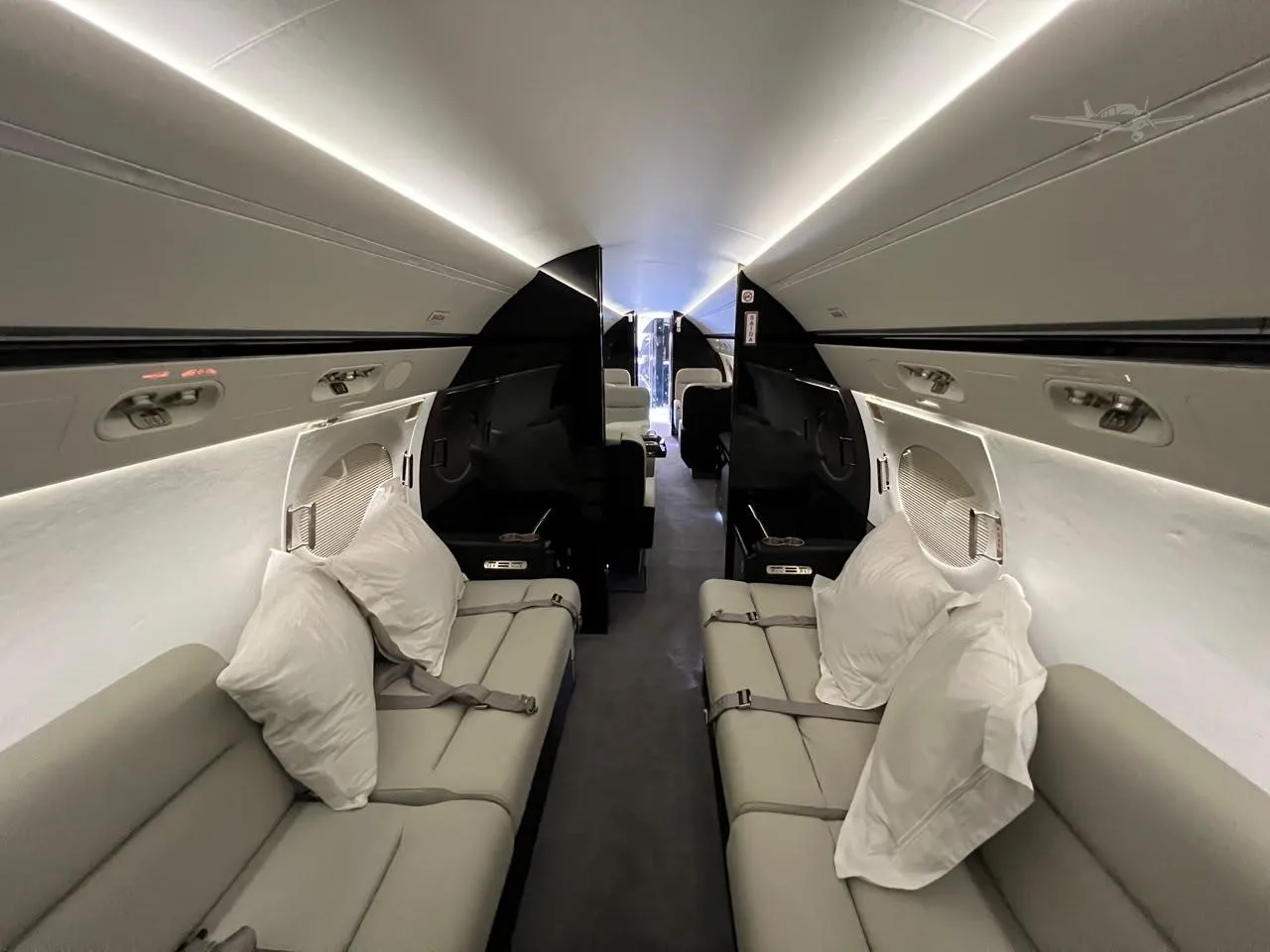 Cabin interior of a 2010 GULFSTREAM G450.