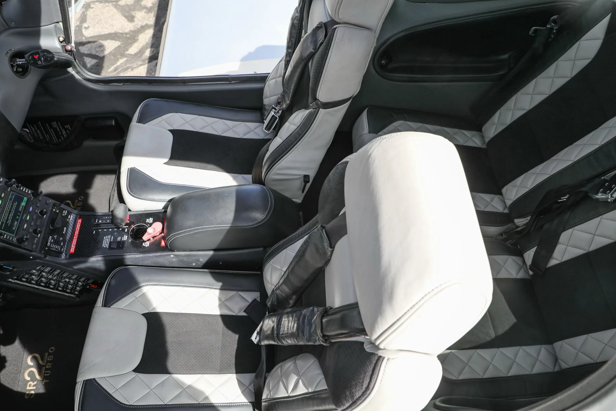 Cabin interior of a 2021 Cirrus SR22-G3 Turbo GTS.