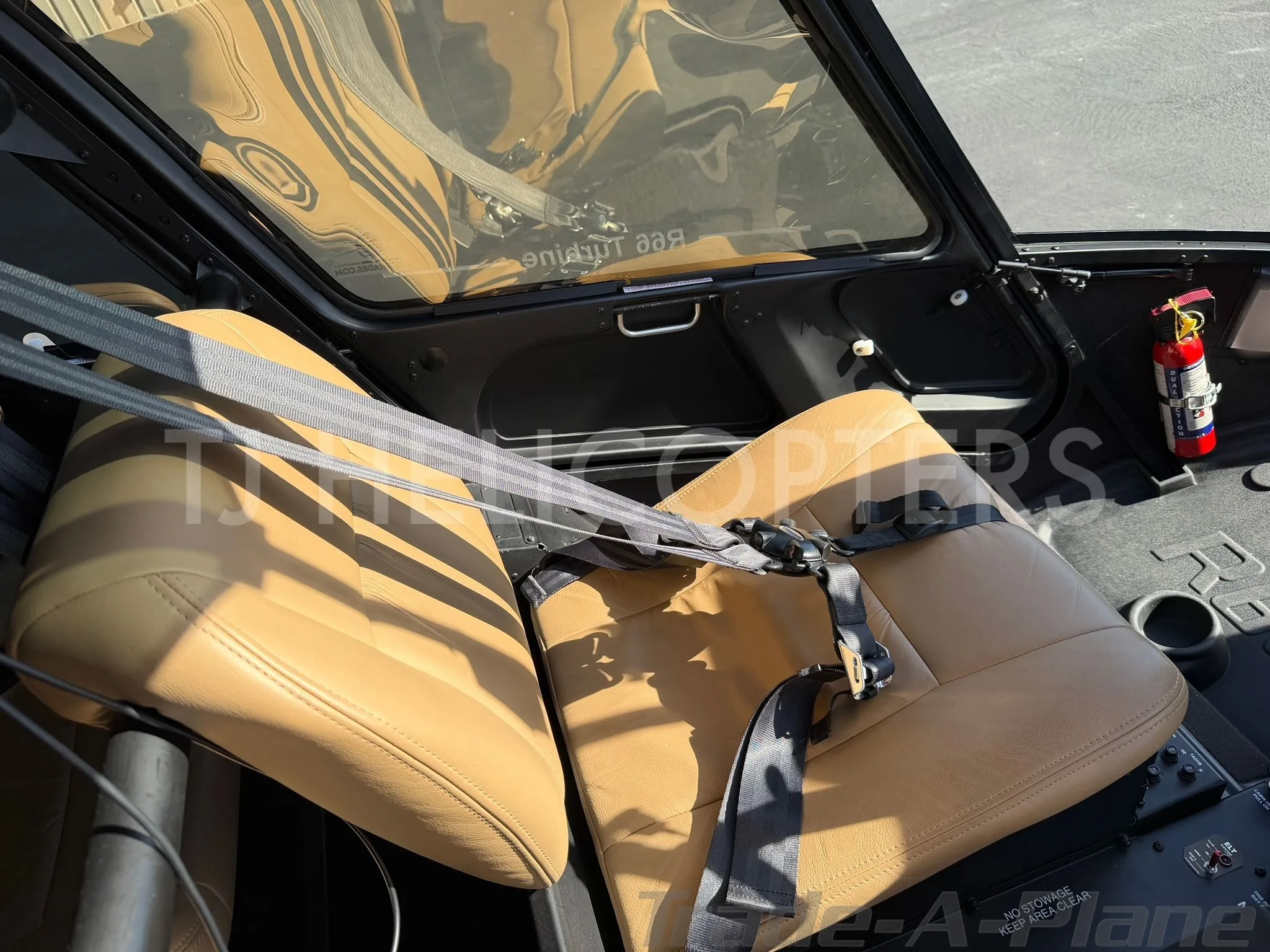 Cockpit and instrument panel of a 2018 ROBINSON R66.